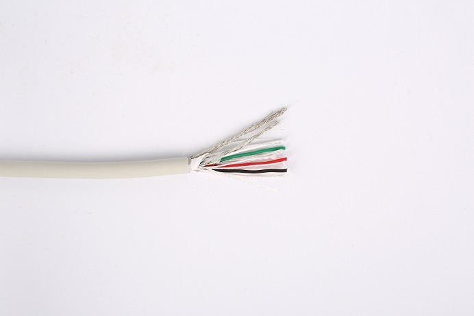 USB4电缆与其它版本相比的优势